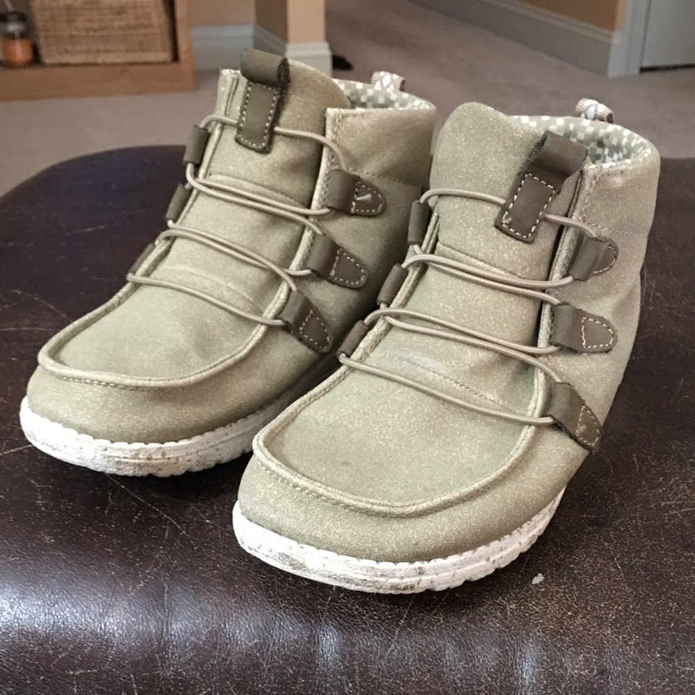 Lea Chestnut, Hey Dudes, size 6
